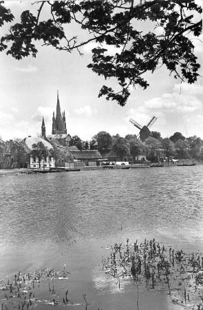 Werder (Havel). Stadtansicht mit Bockmühle, Ansichtskarte