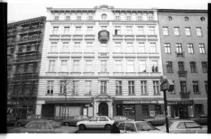 Kleinbildnegativ: Mietshaus, Akazienstr. 14, 1982