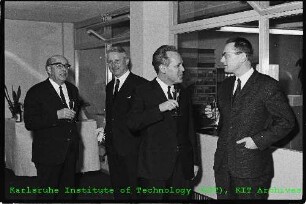 Feier anlässlich der Übergabe der Zentralstelle für Atomkernenergie-Dokumentation (ZAED) durch die Max-Planck-Gesellschaft (MPG) an das Kernforschungszentrum Karlsruhe (KfK)