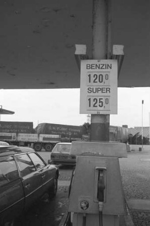 Benzinpreise an Tankstellen auf der Autobahn