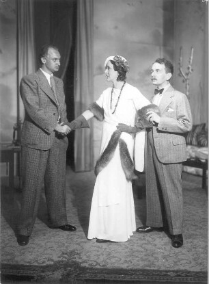 Nina. Komödie in drei Akten von Bruno Frank. Staatsschauspiel Dresden, Uraufführung 03.09.1931 : Paul Hoffmann als Dr. Stefan Breuer, Alice Verden als dessen Frau Nina und Erich Ponto als Regisseur Paul Hyrkan