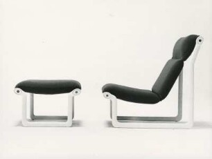 Großer Sessel 2001 und Hocker 2031 von Andrew Ivar Morrison