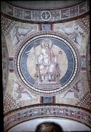 Maria als Ecclesia mit den Evangelistensymbolen