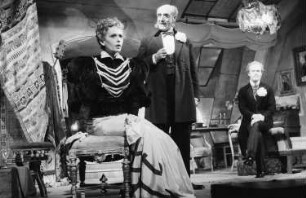 Szenenbilder aus dem Stück "Kameraden" von August Strindberg am Hebbel-Theater Berlin