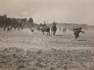 Jessen nordöstlich von Meißen. Erntefestspiel 1933. Nahkampf zwischen Franzosen und Tirolern. Es wird Ernst, die Tiroler bringen mit Grasbatzenschüssen die Pferde zum Scheuen