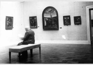 Besucher des Deutschen Museums im Pergamonmuseum, Raum 34, Sammlung der altniederländischen Gemälde