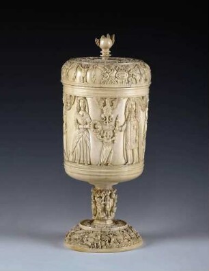 Deckelpokal mit Herrscherpaar