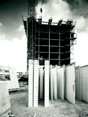 Wohnhochhaus, 1966-1967