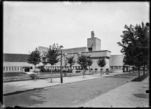 Niederlande, Hilversum. Julianaschool. Außenansicht