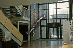 Mommsenstraße 14 (Gebäude F): Foyer mit Drehtür