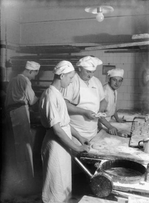 Bäckerei : Blick in eine Backstube