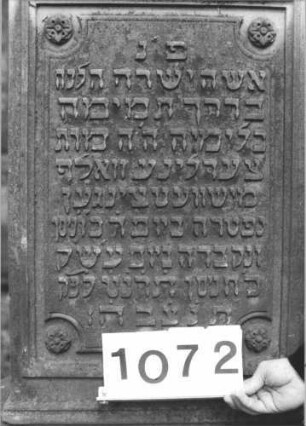 Grabstein 1072 (Detailaufnahme 1)