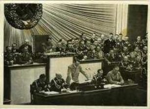 Adolf Hitler spricht im Reichstag zur Außenpolitik