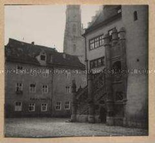 Nördlingen, Rathaus mit Treppe