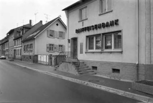 Raubüberfall auf die Zweigstelle Grötzingen der Volksbank Durlach in der Augustenburgstraße 23