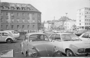 Nutzung des nach Abriss des sogenannten Ahorn-Palais in der Karlstraße 49 frei gewordenen Geländes als Parkplatz