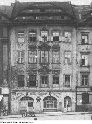 Bautzen, Hauptmarkt 6. Wohnhaus mit Stadtapotheke (1542). Straßenfront