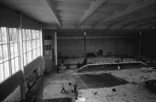 Freiburg: Stadthalle; Innenhalle vor der Vollendung; Blick von der Galerie