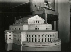 Modell des Theaters am Schlossplatz