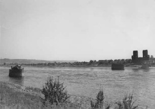 Zerstörte Eisenbahnbrücke Remagen/Rhein