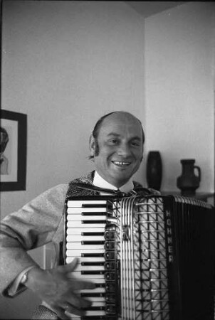 40jähriges Jubiläum des Karlsruher Akkordeonmusikers Hans Scheer