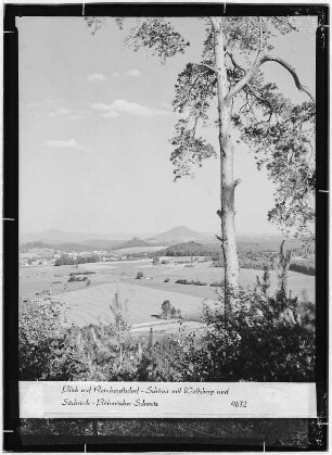 Blick auf Reinhardtsdorf. Schöna mit Wolfsberg und Sächsisch-Böhmischer Schweiz