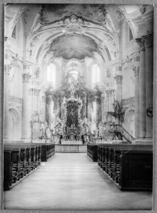Im Kloster Vierzehnheiligen bei Bad Staffelstein : Wallfahrtskirche Vierzehnheiligen bei Bad Staffelstein, Inneres, Blick zum Altar
