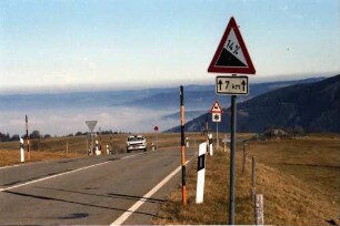 Schauinsland: 14% Gefälle/Steigung Schild auf der Halde