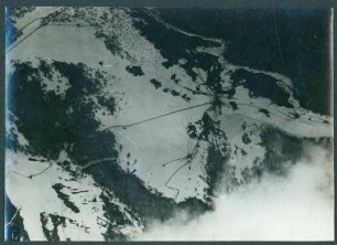 Foto einer vermuteten Artillerie-Stellung nördlich von Klein Hahnenbrunnen (Luftbild)