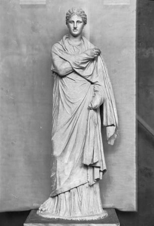 Statue einer Frau aus Delos, sogenannte Kleine Herkulanerin