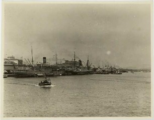 Hafen, vom Schiff aus gesehen