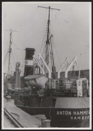 Schiff am Fischereihafen Hamburg-Altona