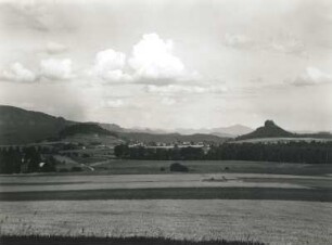 Sächsische Schweiz. Ebenheit zwischen Wolfsberg und Schöna. Blick gegen Kaiserkrone und Zirkelstein