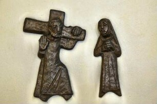 Kreuzweg mit fünfzehn Stationen — Christus begegnet seiner Mutter