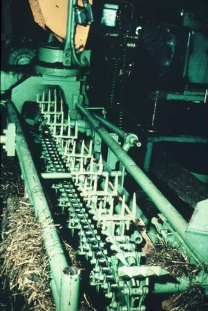 Fotografie: Ein- und Auslagerungstechnik, Grassilage, Hochsilo, Silofräse