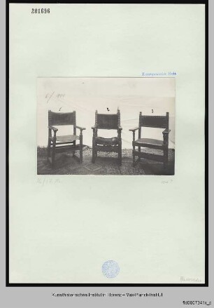 Drei Stühle