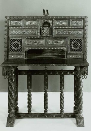 Schreibschrank