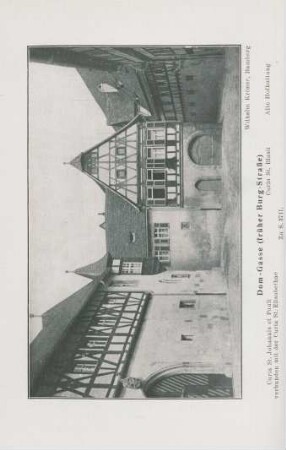 Dom-Gasse (früher Burg-Straße) ...