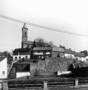 Ehem. Stadtmauer; Waldbrunn, Kirchstraße 4, Kirchstraße, Hintermeilinger Straße 5
