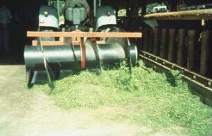 Fotografie: Fütterungstechnik, Grünfutter, Futtervorlage, Futtertisch, Palisadenfressgitter