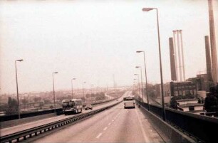 Hamburg: Fahrt über die Köhlbrandbrücke