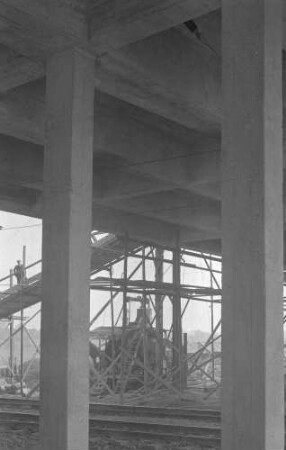 Wendlingen Autobahnbrücke Baugerüst