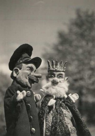Handpuppen: Der König und der Schutzmann : Figuren der Hohnsteiner Puppenspiele