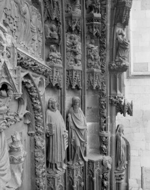 Portal mit Vorhalle — Rechtes Gewände