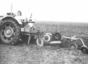 Beetpflug am Agri-Robot von Eicher