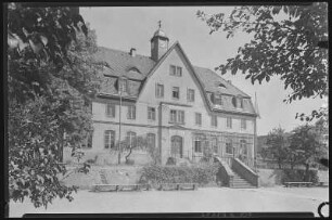 Glaubitz. Kirche, Schule, Schwimmbad