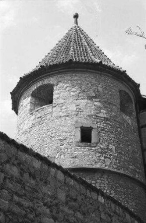 Würzburg: runder Turm, mit Gesicht