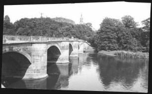 Wechselburg. Schloss mit Muldenbrücke