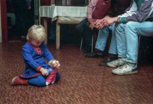 Weihnachtsfeier mit Kindern, für Bedürftige, im Gemeindezentrum Marienborn