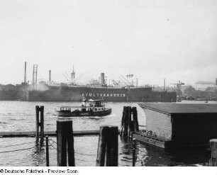 Hamburg, Hafenrundfahrt-Barkasse Alardus; Hamburg, Stülckendock